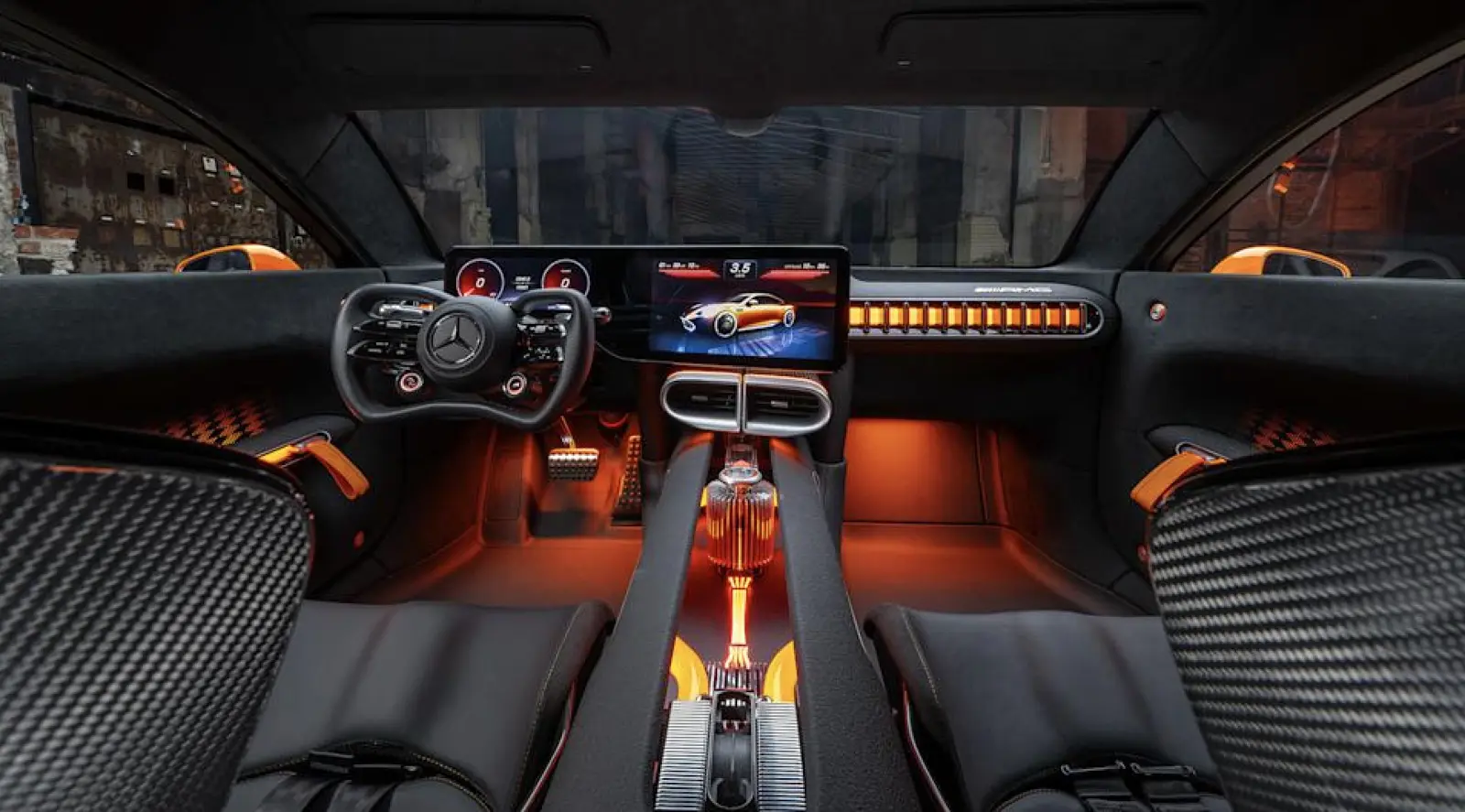 سيارة AMG GTXX الكهربائية من الداخل.