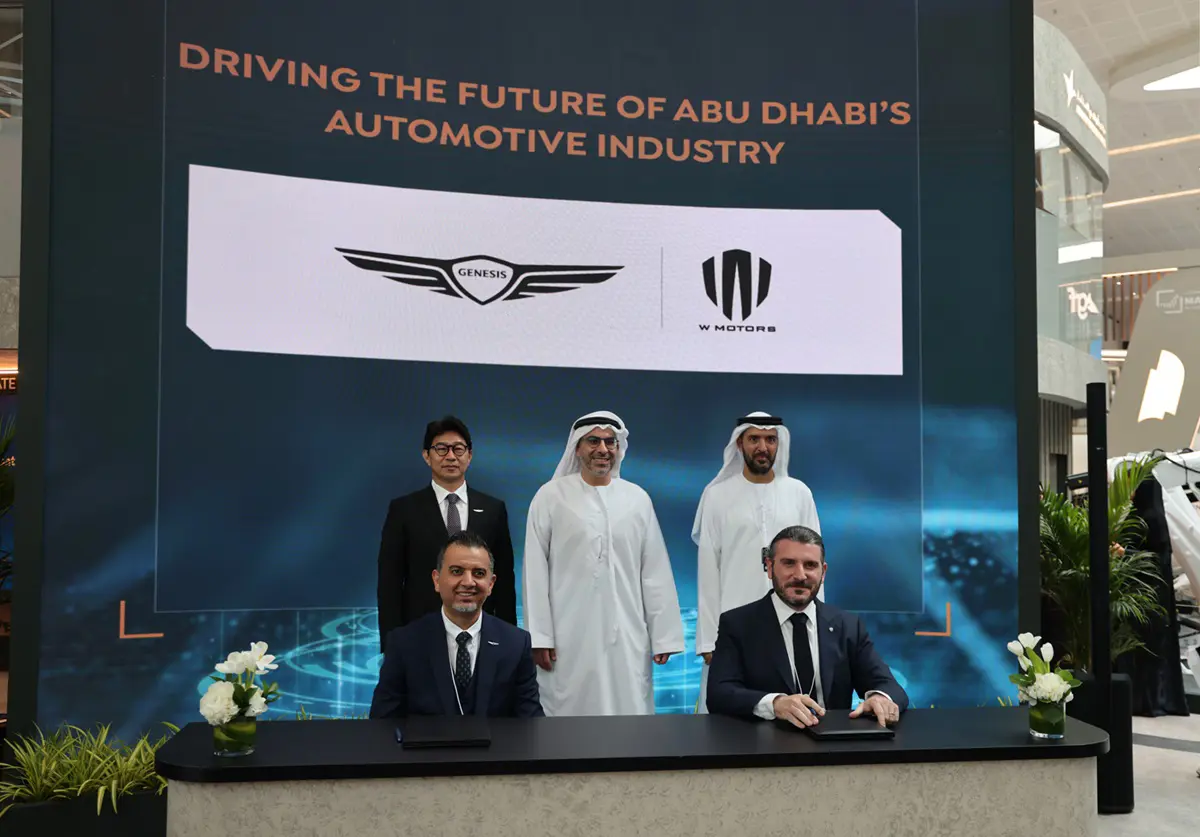  جانب من اتفاقية بين w motors و Genesis  للسيارات على هامش معرض اصنع في الإمارات 2025