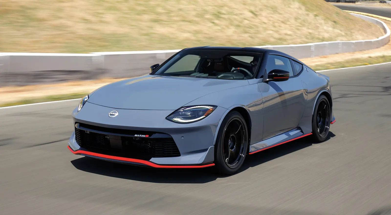 سيارة 2024 Nissan Z