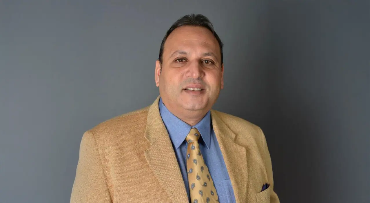 د.عمرو صالح، الخبير الاقتصادي ومستشار البنك الدولي السابق