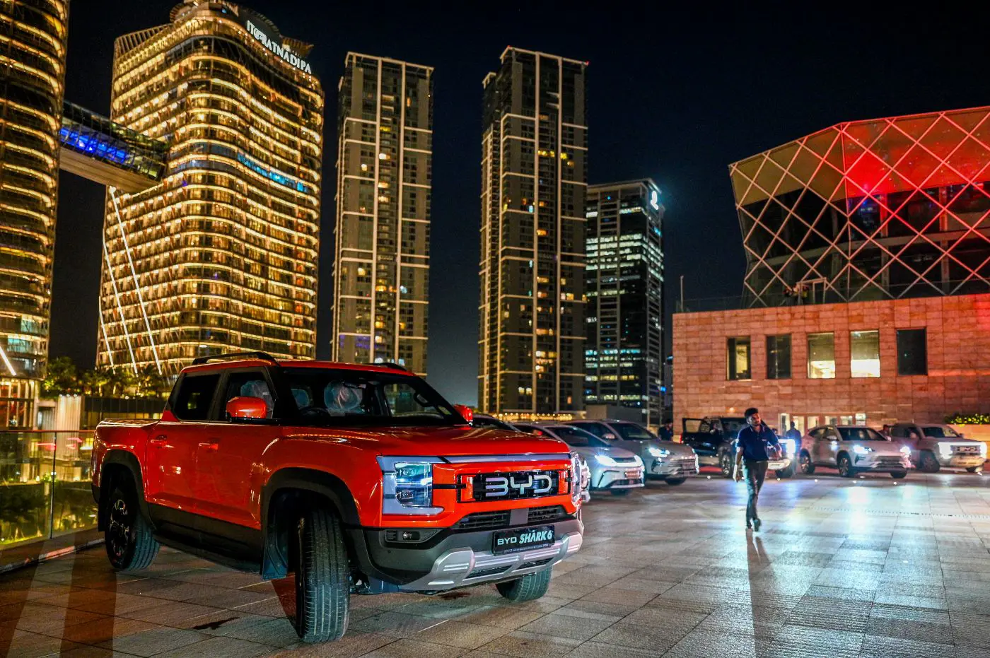سيارة BYD Shark 6 الجديدة خلال حفل إطلاقها في كولومبو
