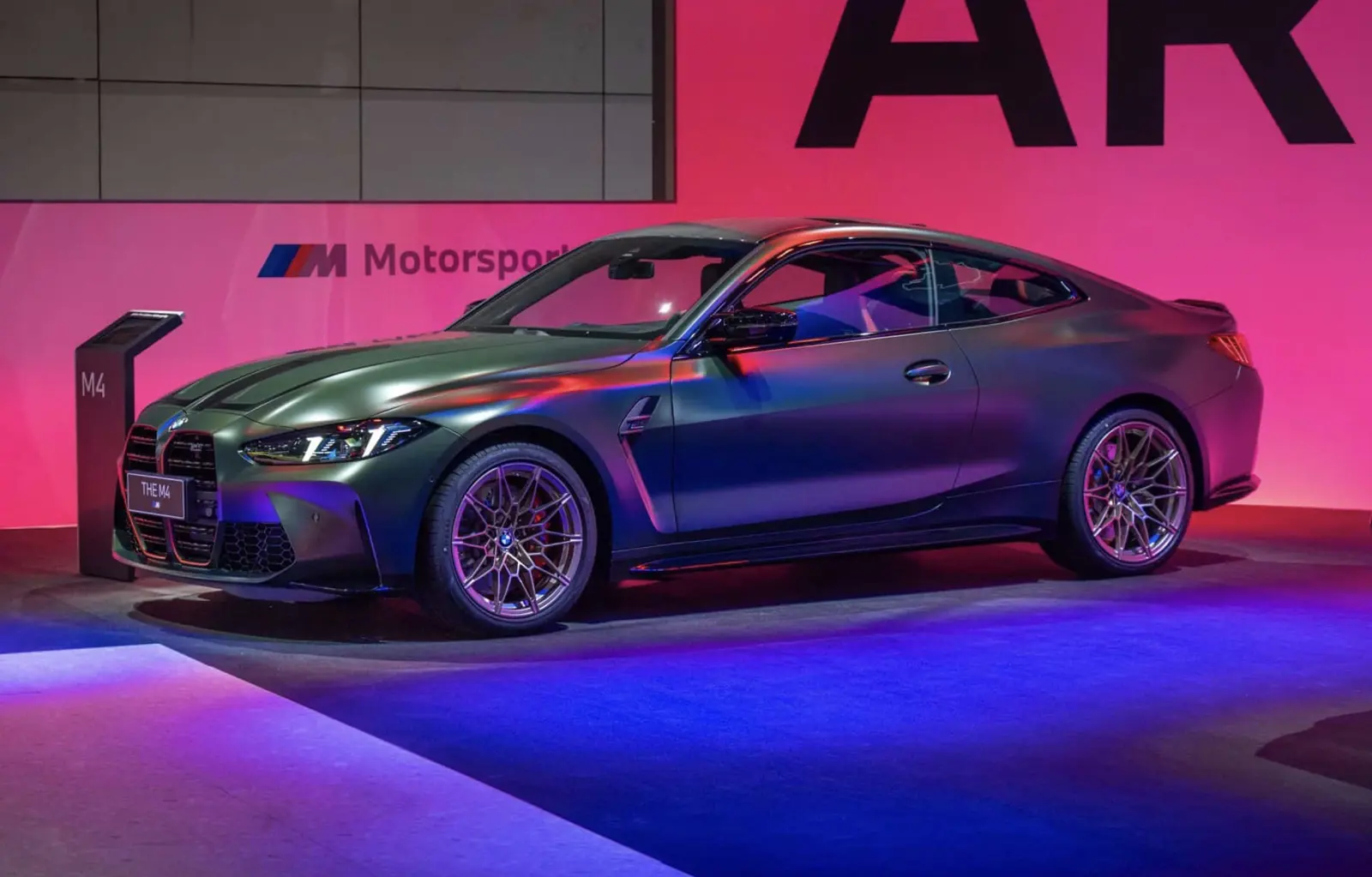 سيارة BMW M4 Nurburgring Edition - نسخة خاصة بالصين، 53 وحدة تحتفي بعلاقة BMW بحلبة نوربورغرينغ.